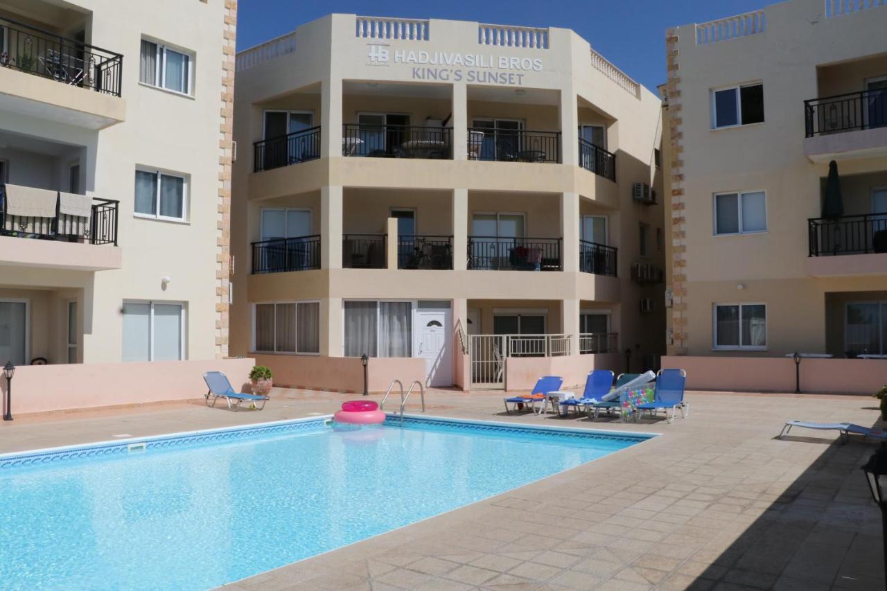 Sunset Apartment With Pool & 10 Mins To Venus Beach Paphos Buitenkant foto