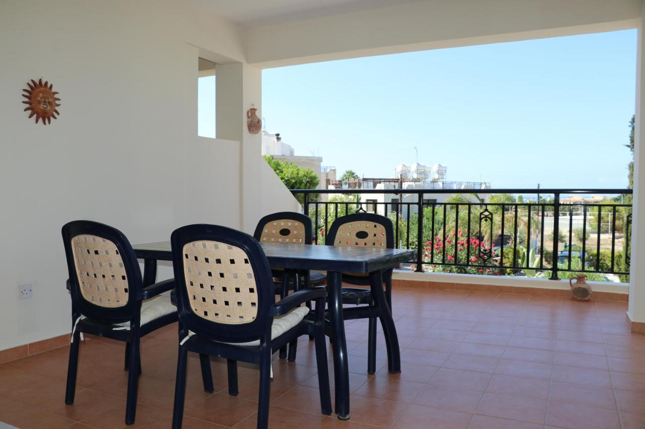 Sunset Apartment With Pool & 10 Mins To Venus Beach Paphos Buitenkant foto
