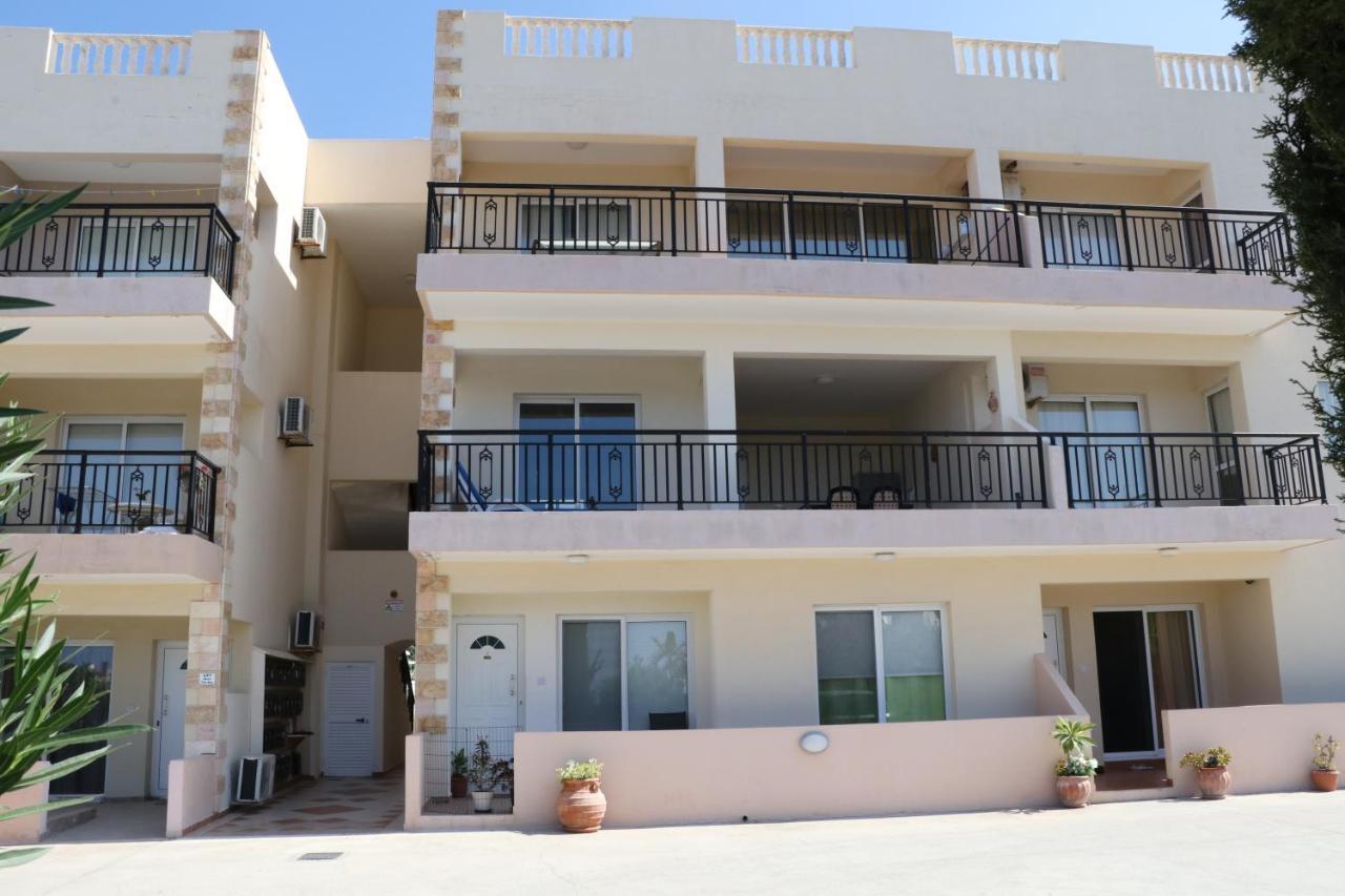 Sunset Apartment With Pool & 10 Mins To Venus Beach Paphos Buitenkant foto